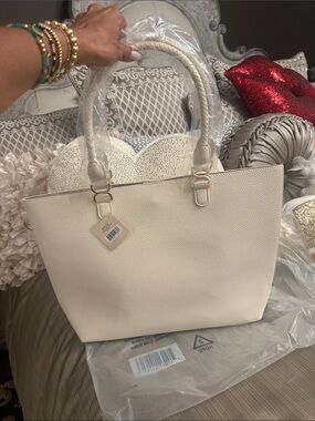 Elegant Cream Structured Tote Bag - Timeless Women's Handbag
